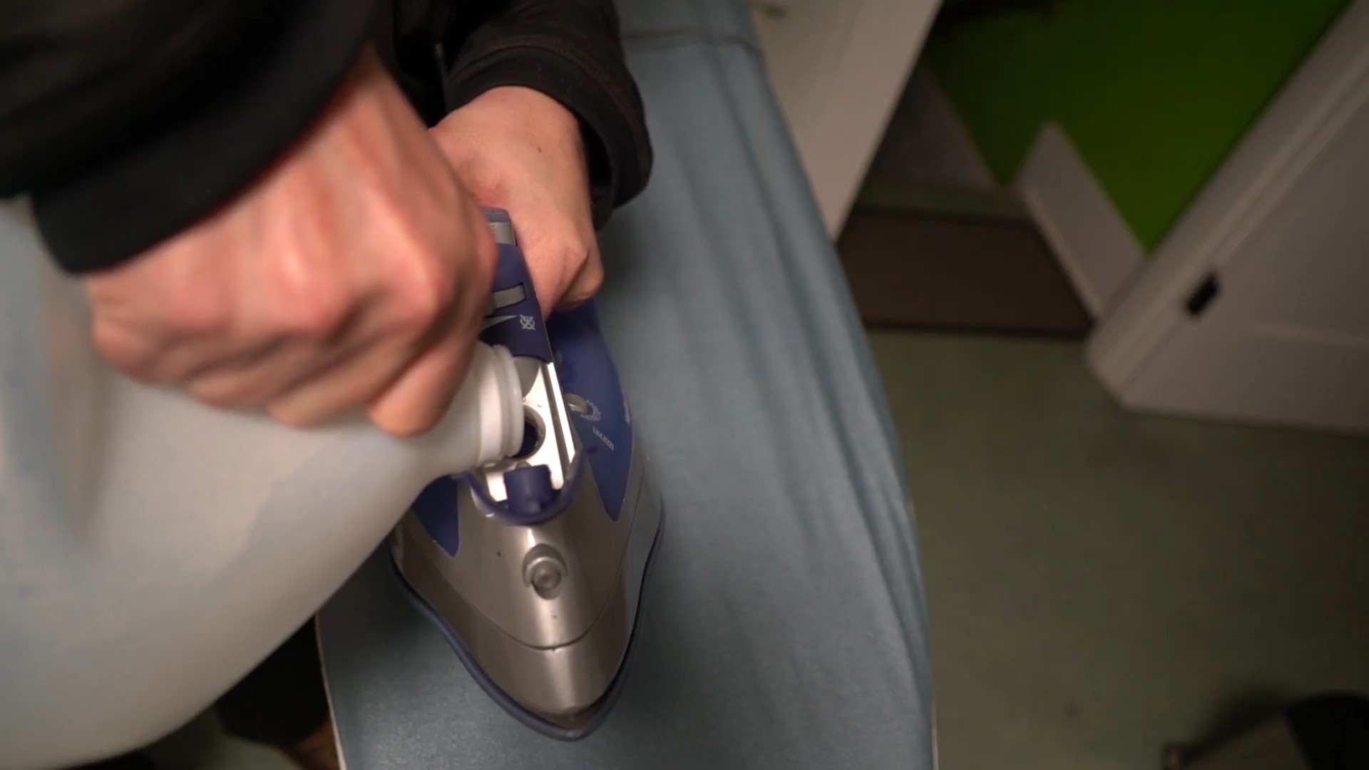 Vinegar cleaning hacks at home